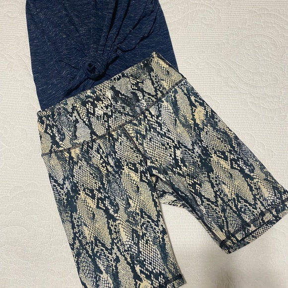 Python Snakeprint Soft Biker Shorts Medium - Picture 3 of 8